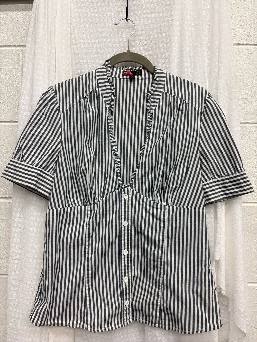Forever 21 Black & White Striped Short-Sleeve Button Front Blouse Y2K Ruffles